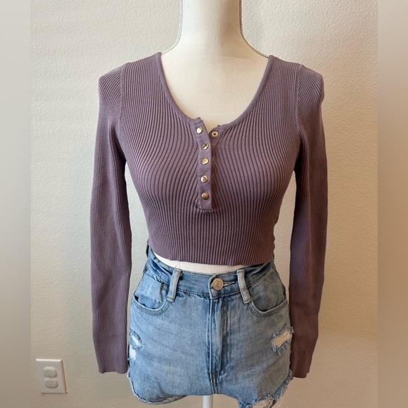 Love Tree Tops - Purple Ribbed Gold Button Long Sleeve Crop Top Size Medium
